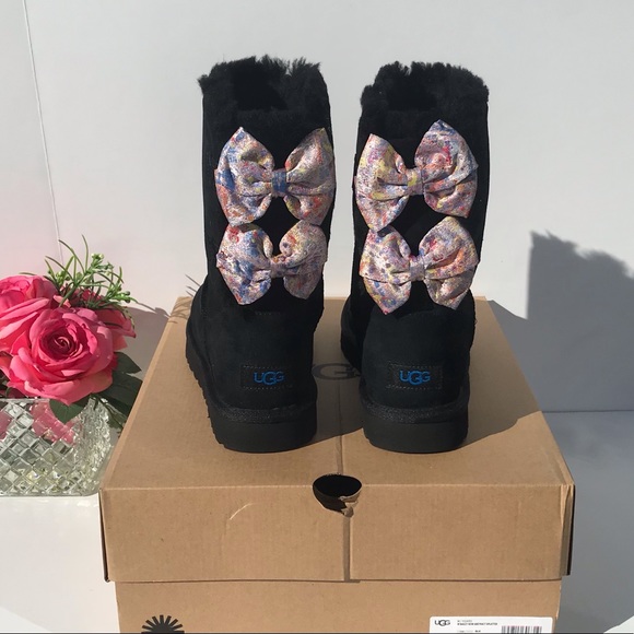 UGG Bailey Bow Abstract Splatter - Picture 2 of 9